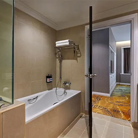 Pullman Kuala Lumpur City Centre Hotel & Residences Exterior photo